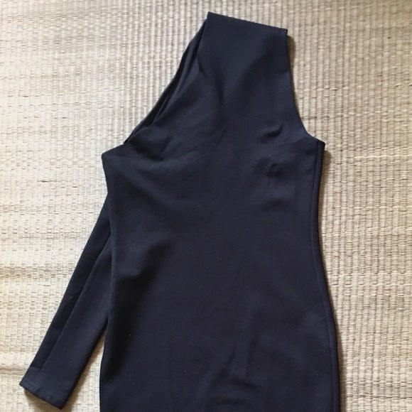 ALIEVA DASHA MODERN ASYMMETRICAL ONE SLEEVE MIDI DRESS IN BLACK Size XXL - Picture 4 of 12